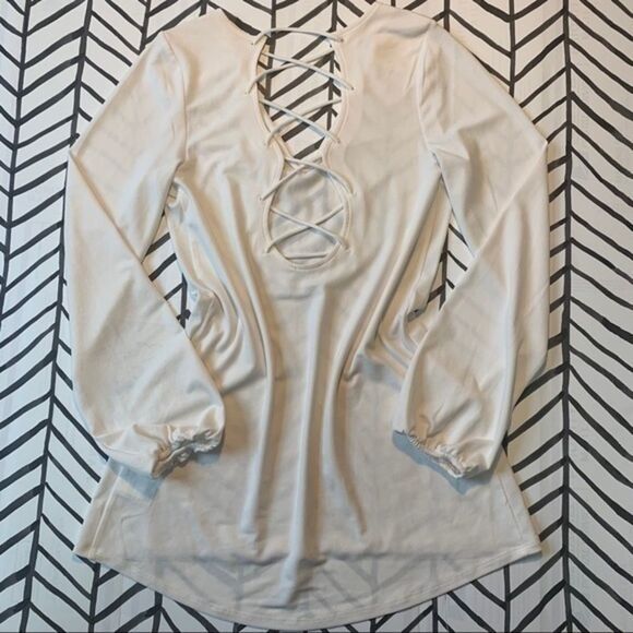 Express Blouse Criss-Cross Back Detail - Picture 5 of 7